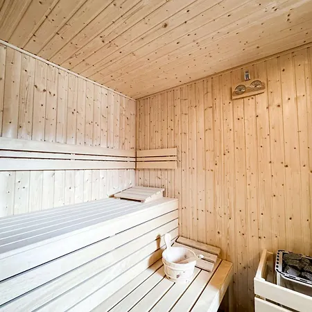 ホテル Anmago & クリニツァ・ズドルイ