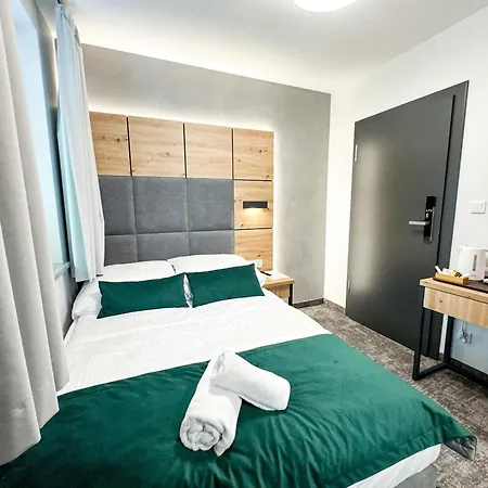 ホテル Anmago & クリニツァ・ズドルイ